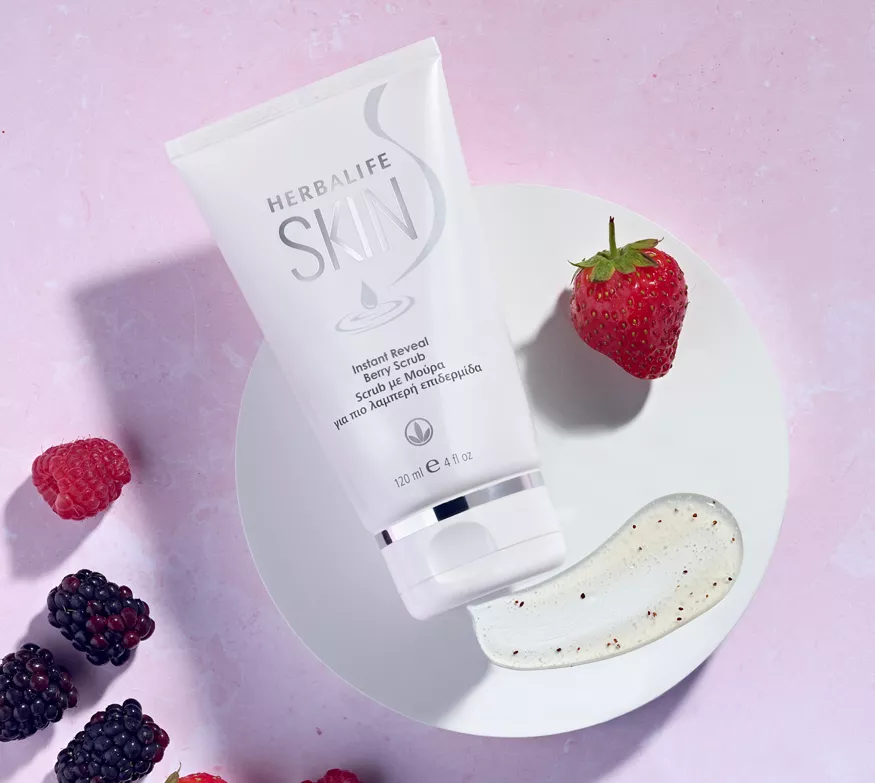 Instant Reveal Berry Scrub